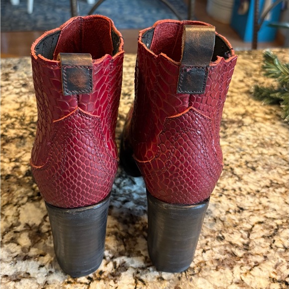 Freebird  boots Paula sz 7 - Picture 2 of 7